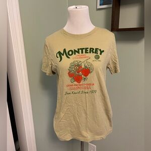 J.Crew Vintage Style Monterey Strawberries Short Sleeve T-Shirt Tee Size Small S